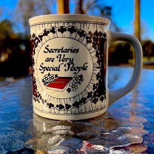 Vintage 1983 Mug Shanty secretary gift mug